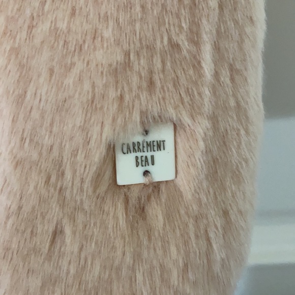 Blush Faux Fur Capped Sleeve Vest Size 6 -like new - Picture 4 of 5